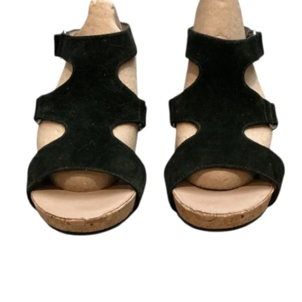 Authentic Bettye Muller black suede designer wedge sandals sz 6